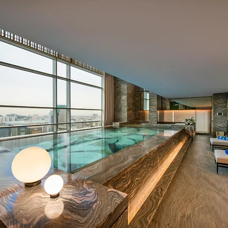 Narcissus The Royal Hotel Riyadh Exterior photo The pool at the 39th floor